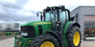 John Deere 7530